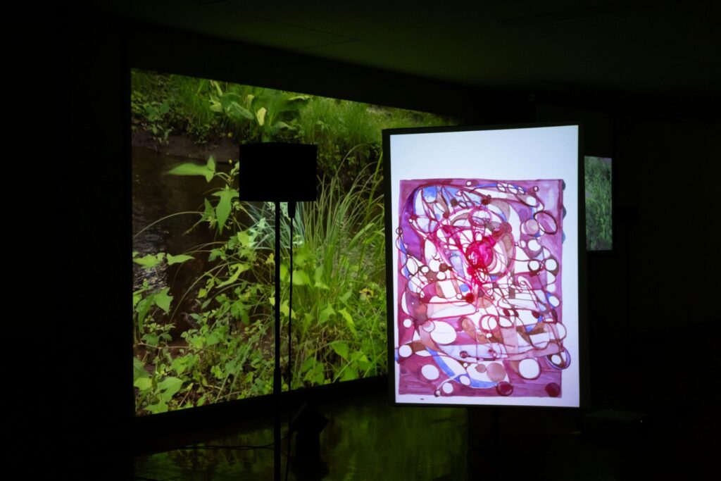 展示作品 《草の根のリズム》