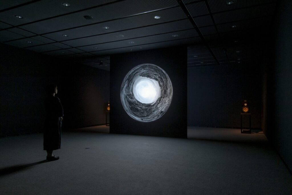 展示作品《sunlight spectrum sonification》