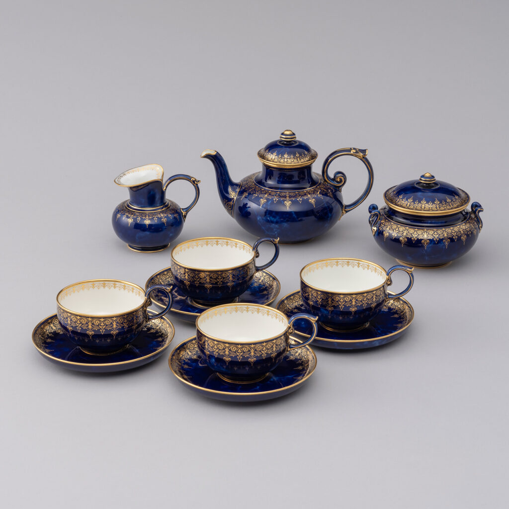 《ティーセット「クラウデッド・ブルー」》セーヴル