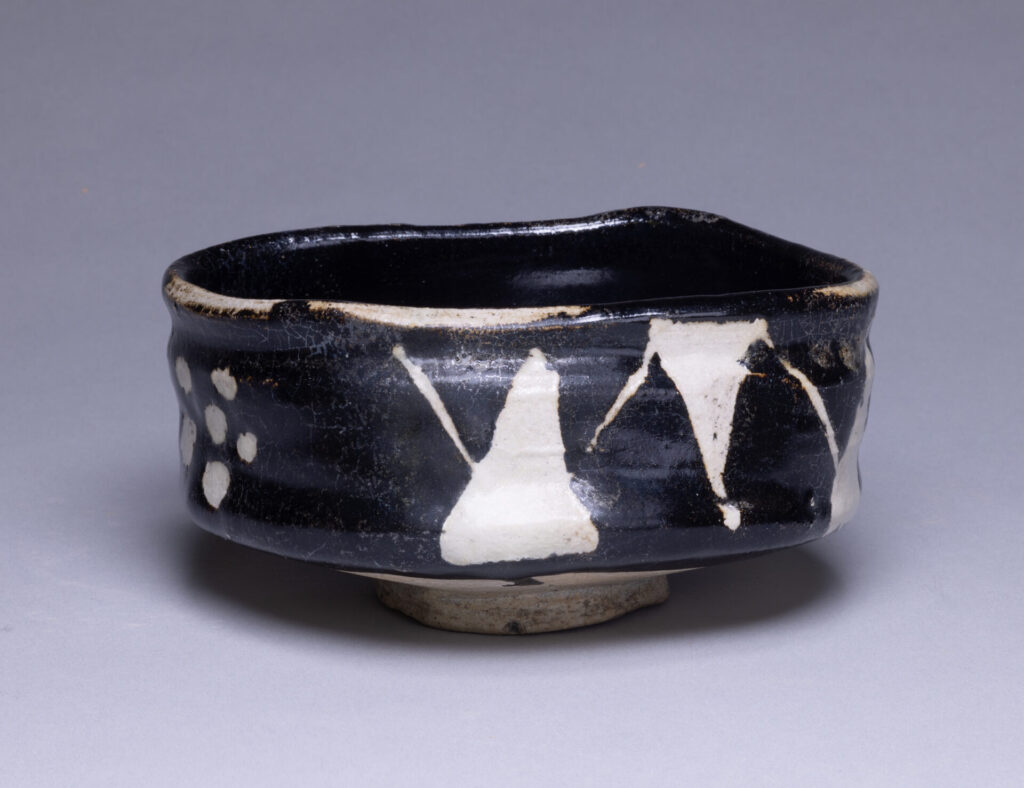 黒織部茶碗 美濃窯 江戸時代初期（17世紀初）