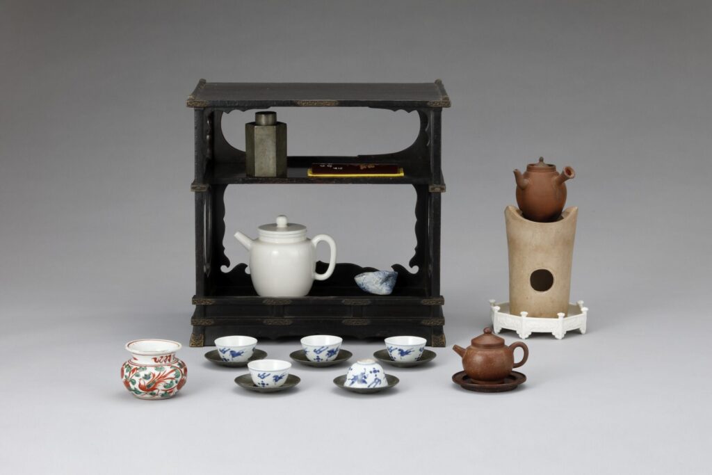 煎茶道具一式（棚飾り）江戸時代・明清時代（17～19世紀）