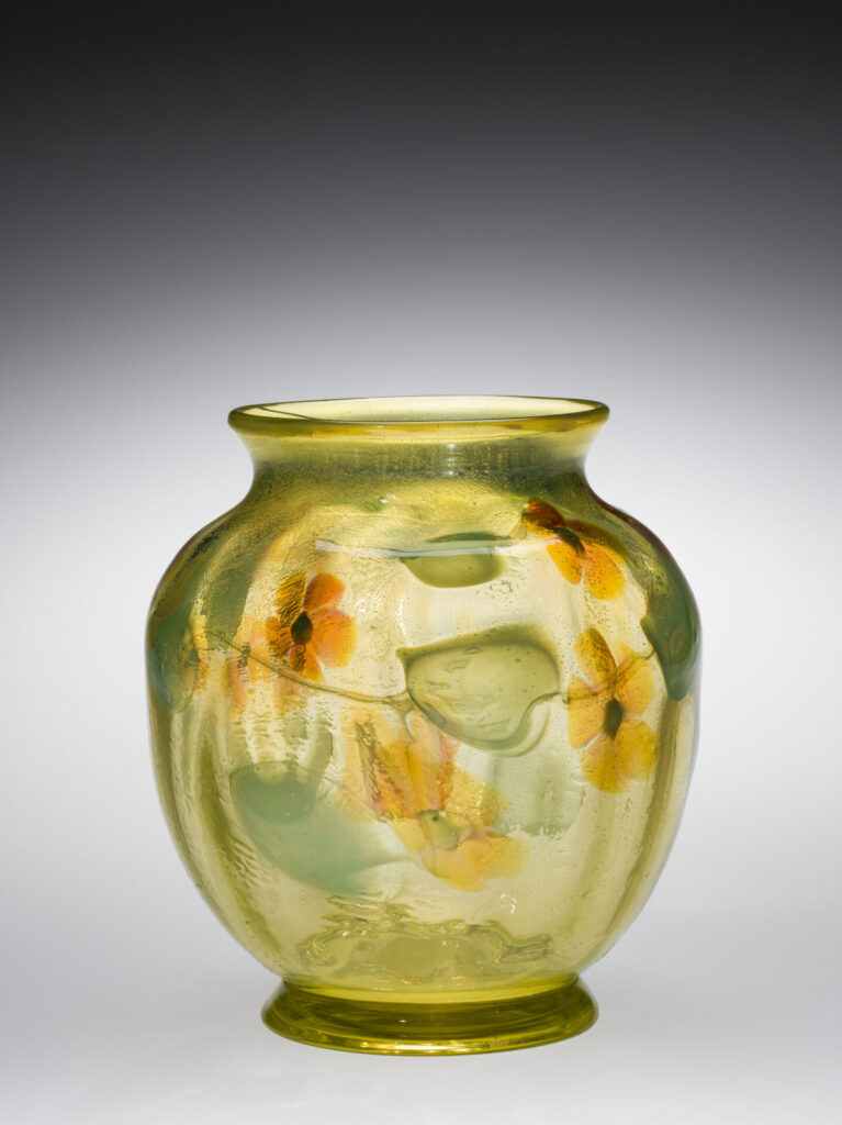 Vase, 2022.4.1952, Courtesy Corning Museum of Glass, Corning, NY.