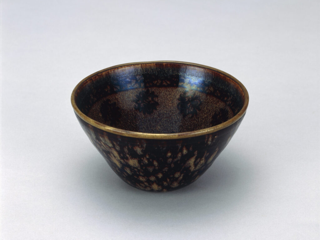 国宝　玳玻散花文天目茶碗