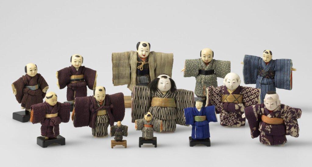 人形（たばこと塩の博物館所蔵）
