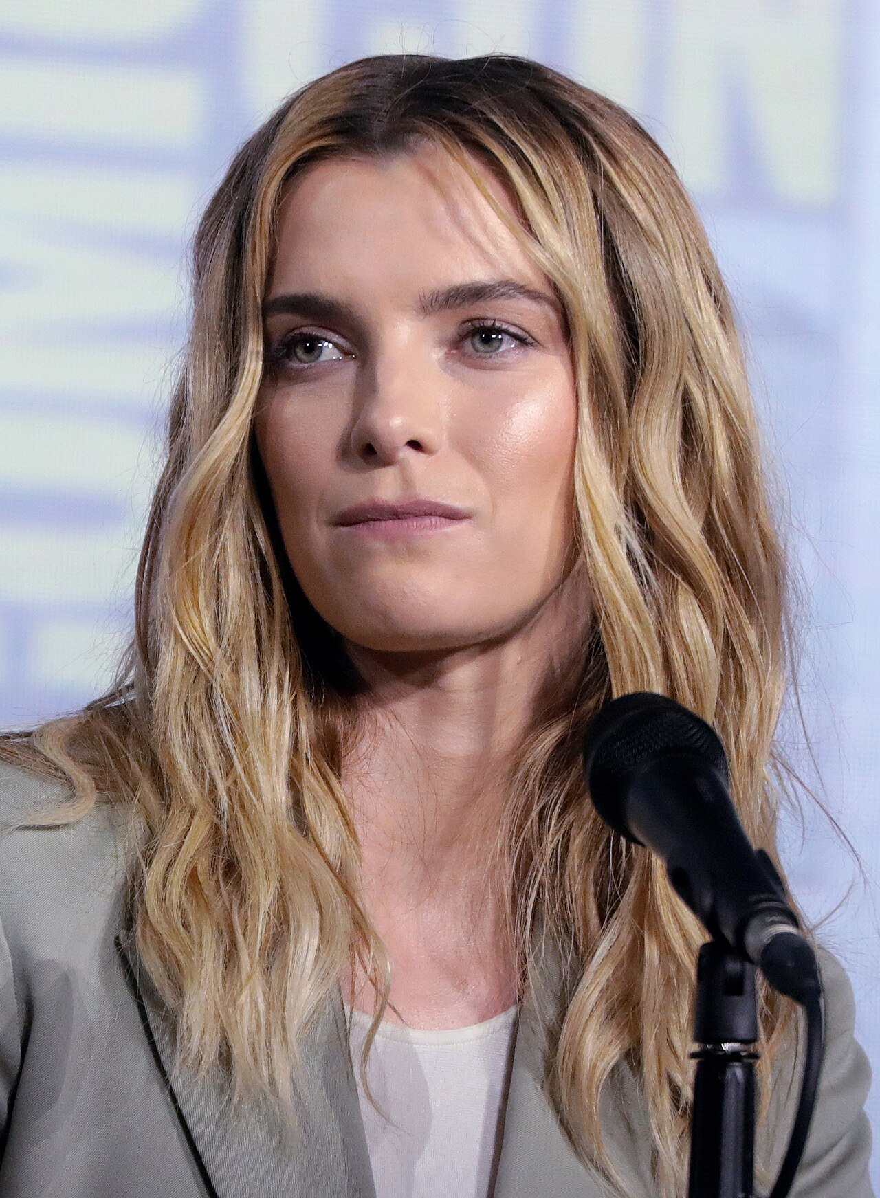 ベティ・ギルピン（2019年、サンディエゴ・コミコンにて）