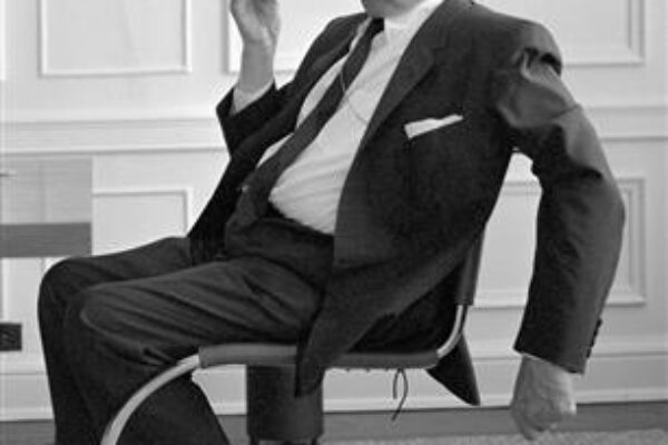 出典:Ludwig Mies van der Rohe,wikiart,https://www.wikiart.org/