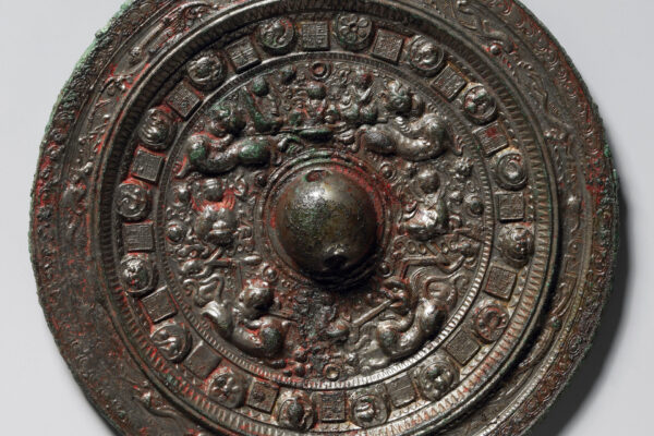 重要文化財《画文帯同向式神獣鏡》中国・後漢末～三国（3世紀）　泉屋博古館