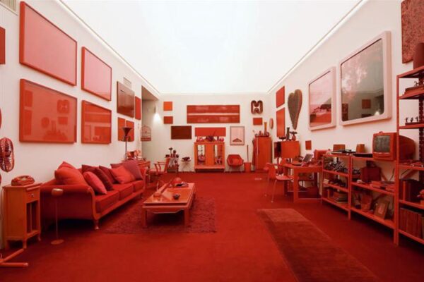出典：Red Shift I: Impregnation (detail), WIKIART, https://www.wikiart.org/, ©Cildo Meireles