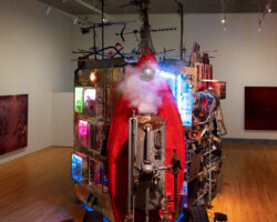 大竹伸朗 《網膜屋／記憶濾過小屋》